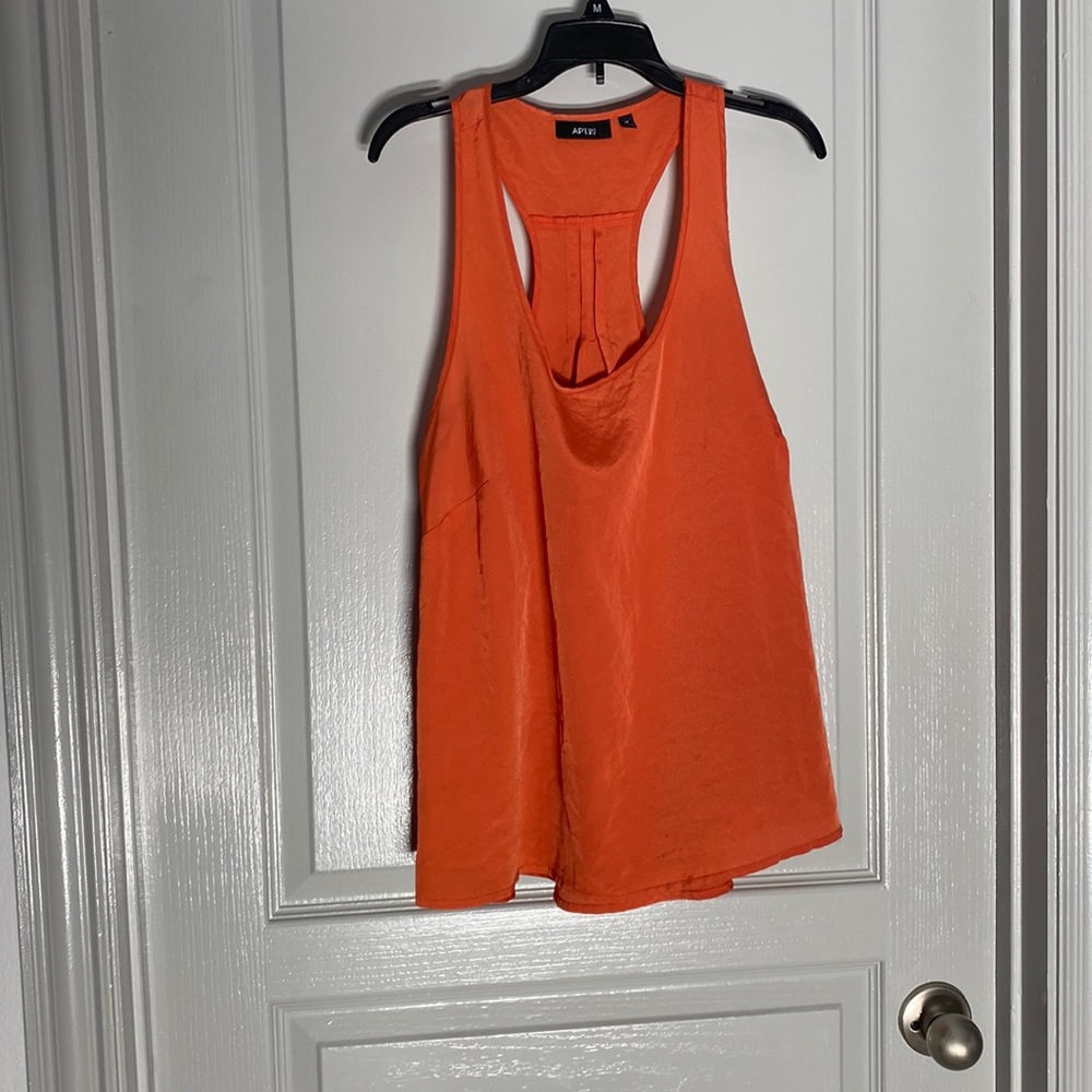 Orange top size M